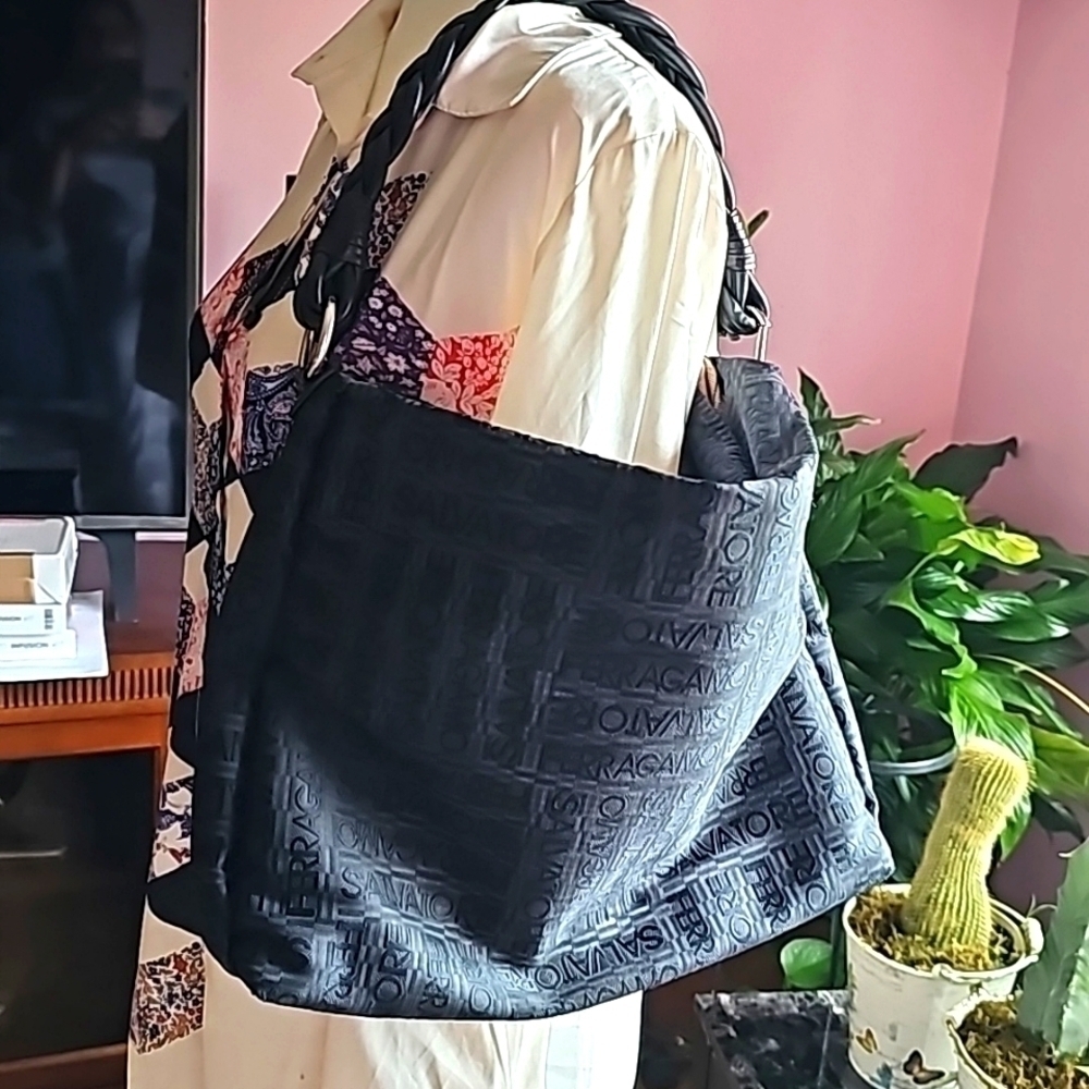 SALVATORE FERRAGAMO HOBO BAG